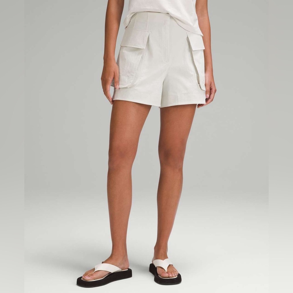 Lululemon Relaxed-Fit Super-High-Rise Cargo Short 4 - Picture 2 of 6